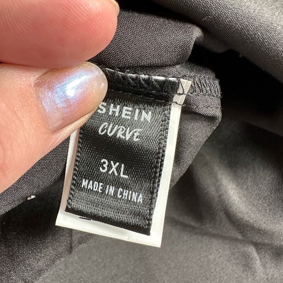 Black long sleeve top, with pearl beads, lantern sleeves, 3XL, SHEIN - Picture 6 of 10